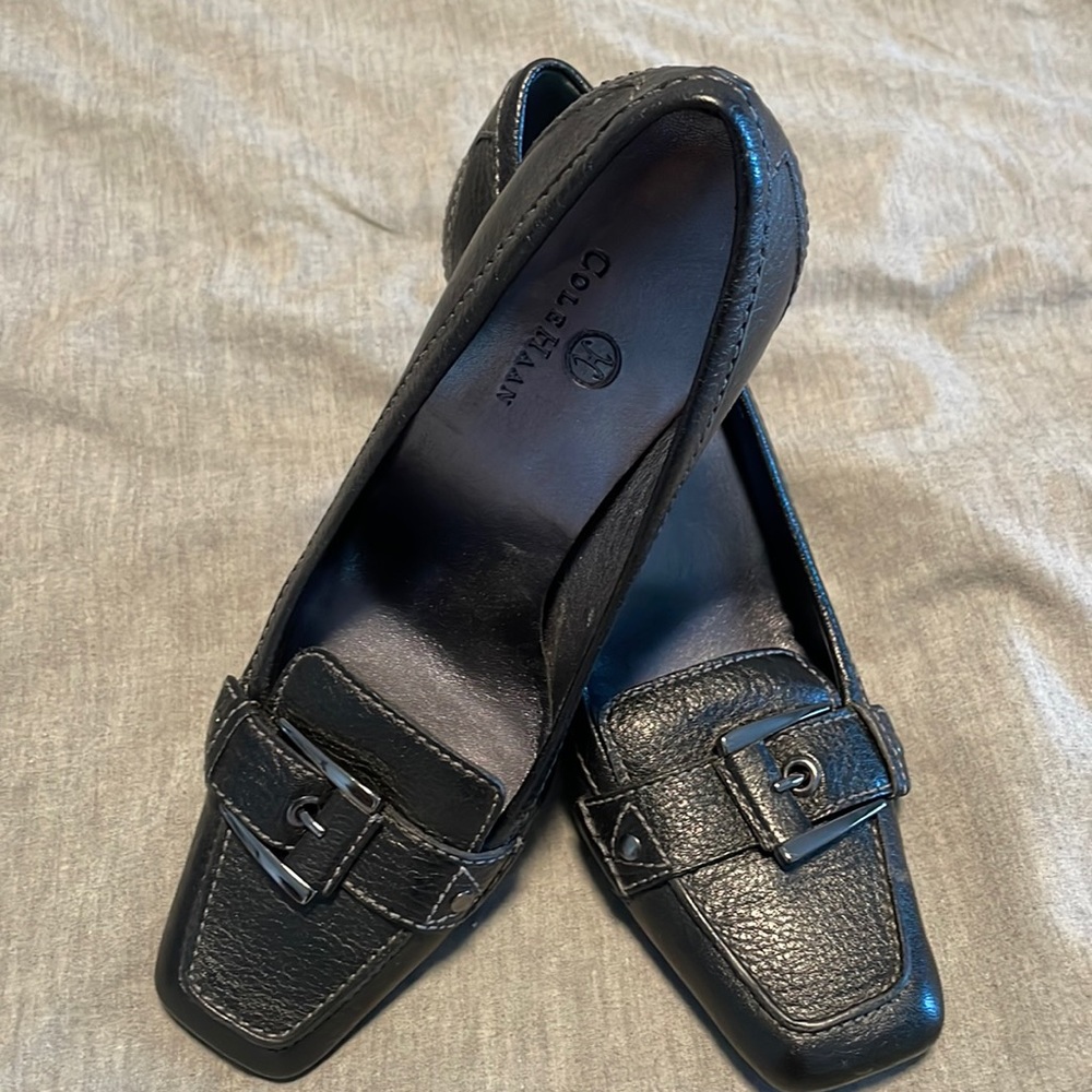 Black Leather Cole Haan Heels w/Buckle Toe